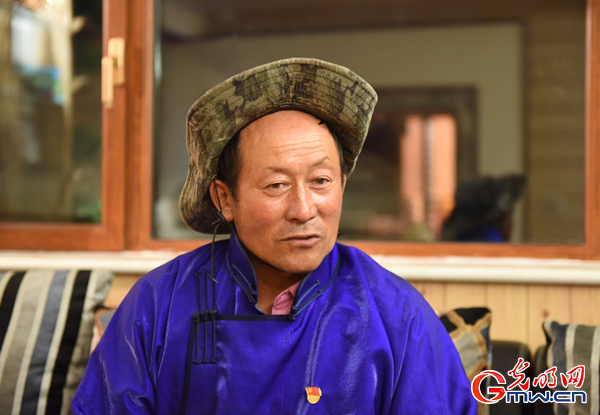 【邊疆黨旗紅】烏力吉巴雅爾:牧民好兄弟 守邊堡壘戶 【邊疆黨旗紅】烏力吉巴雅爾:牧民好兄弟 守邊堡壘戶