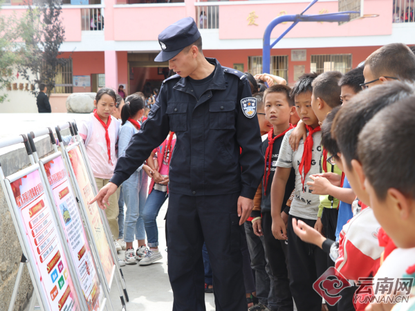 00300928626_1d1f0807 00300928626_1d1f0807