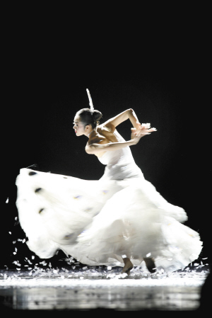 《云南映象》從昆明走向世界，讓彩云之南的人文之美享譽海內(nèi)外。