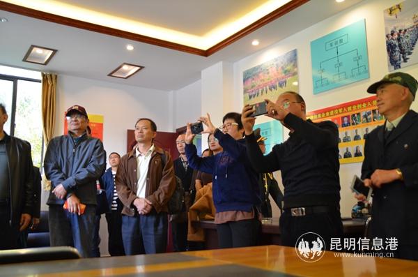 領(lǐng)導(dǎo)嘉賓實地參觀