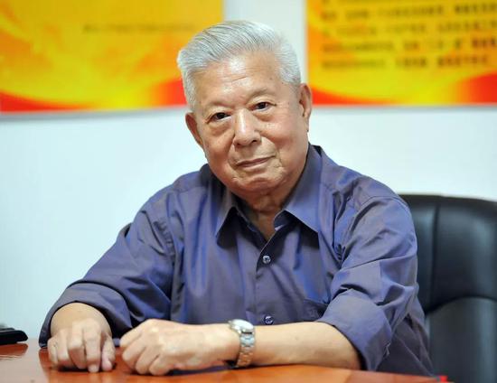 尤克介，85歲，國家稅務(wù)總局原地方稅務(wù)司司長。