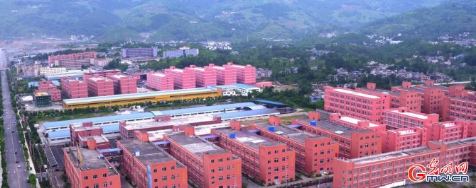 【新中國從這里走來】正安吉他產(chǎn)業(yè)的“野心”：打造“中國唯一、世界一流”的吉他文化產(chǎn)業(yè)園