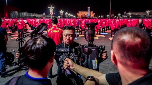 創(chuàng)新鏡頭語(yǔ)言記錄人民幸福 央視轉(zhuǎn)播獲贊 2