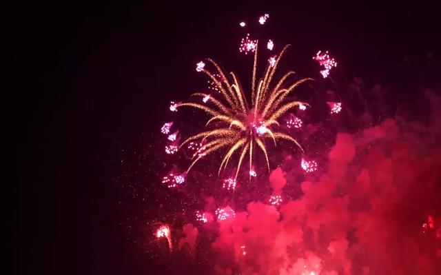 這個(gè)國慶，中國軍人的身影一直在路上