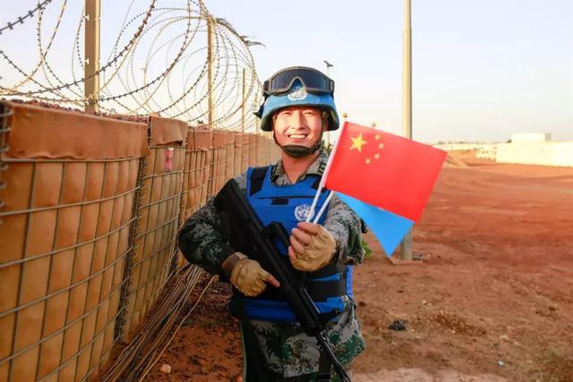 這個(gè)國慶，中國軍人的身影一直在路上