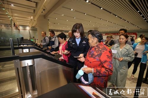 20191010215048GJG8CUn 20191010215048GJG8CUn