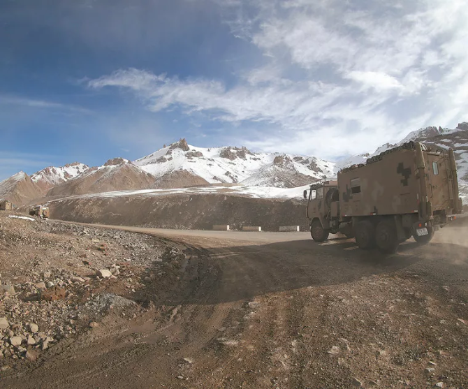 70年邊防交通發(fā)展｜曾經(jīng)8天8夜的探親路，如今只需12小時(shí)