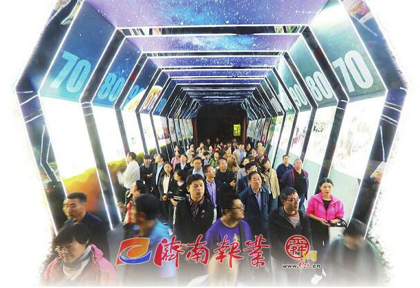 逾10萬人現(xiàn)場觀展、524萬人次線上關(guān)注！濟(jì)南市慶祝中華人民共和國成立70周年發(fā)展成就展圓滿落幕