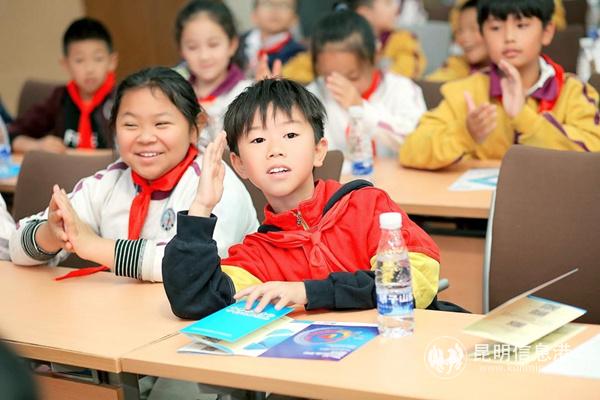 圖五 現(xiàn)場觀眾踴躍參與，氣氛熱烈?，F(xiàn)場供圖_副本