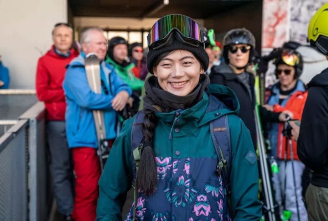 瑞士LAAX滑雪度假區(qū)宣布中國單板滑雪運動員、冬奧銀牌得主、世界滑雪冠軍劉佳宇成為其代言人