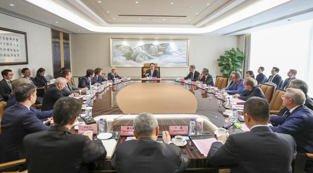 恒馳"人人見，人人'哇'" 許家印平凡金句背后的造車大格局