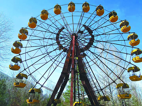 空無一人的摩天輪 空無一人的摩天輪