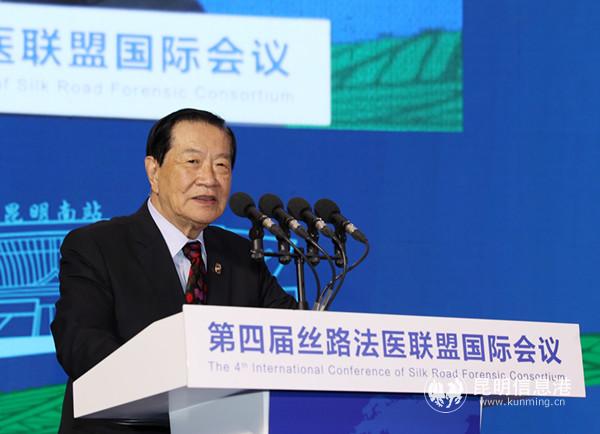 絲路法醫(yī)聯(lián)盟主席李昌鈺博士。謝建平 攝
