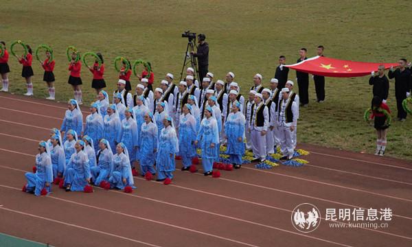 各鄉(xiāng)鎮(zhèn)街道、縣直機(jī)關(guān)單位和學(xué)生代表方隊(duì)3