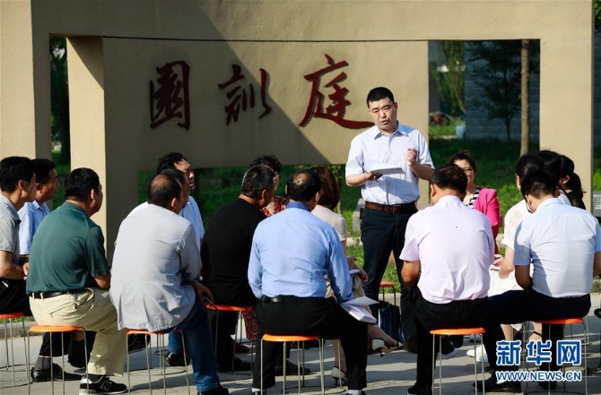 (新華全媒頭條·圖文互動)(10)開啟法治中國新時代——以習(xí)近平同志為核心的黨中央推進全面依法治國紀實