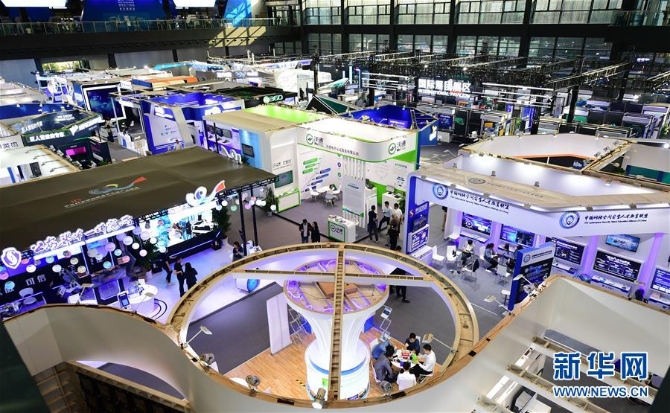 （圖文互動(dòng)）（2）千年古鎮(zhèn)中的“科幻”圖景——來(lái)自世界互聯(lián)網(wǎng)大會(huì)的前沿科技新觀察