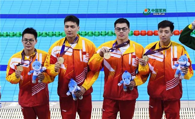 破紀(jì)錄拿金牌，這些中國(guó)軍人讓人服氣！