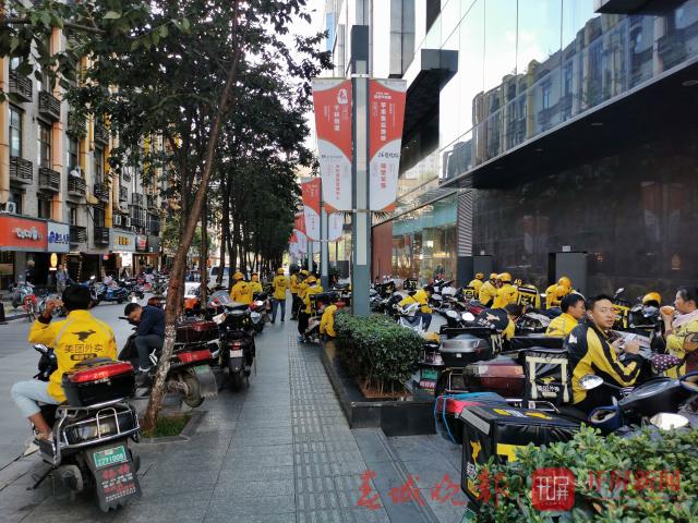 昆明外賣市場火熱 一家米線店月銷量竟達27000單