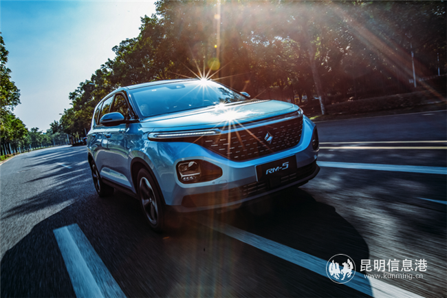 更加高配置的新寶駿RM-5 供圖。