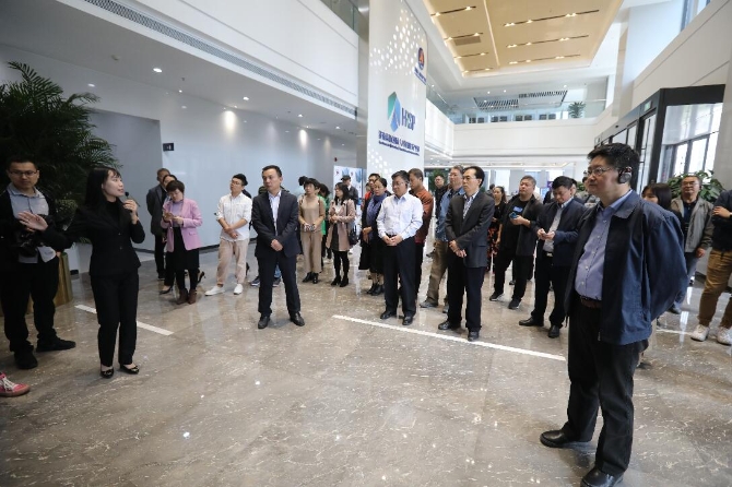 感嘆新區(qū)域 流連老街區(qū) 全國網(wǎng)媒總編輯透過新顏舊貌看“濟(jì)南擔(dān)當(dāng)”