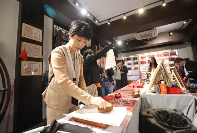 感嘆新區(qū)域 流連老街區(qū) 全國網(wǎng)媒總編輯透過新顏舊貌看“濟(jì)南擔(dān)當(dāng)”