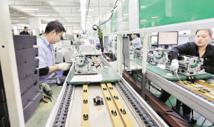 南天信息生產(chǎn)線。記者王俊星攝