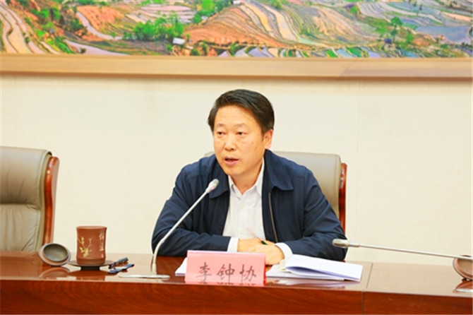 李鐘協(xié)對我州民族團結(jié)進步示范創(chuàng)建工作給予了充分肯定并就下一步工作提出希望