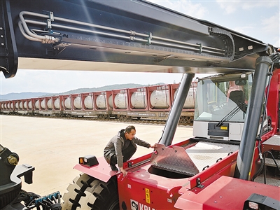 res04_attpic_brief res04_attpic_brief