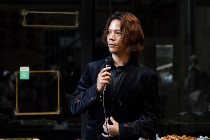 丁章玉為畫(huà)展致辭 張永強(qiáng)拍攝供圖。.jpg