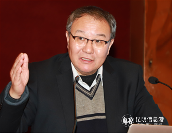 大會嘉賓、歐洲科學(xué)院院士、上海交大AI研究院首席科學(xué)家徐雷（圖片源于網(wǎng)絡(luò)）