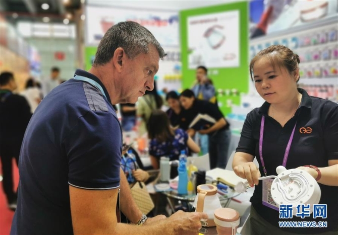 (在習(xí)近平新時(shí)代中國特色社會(huì)主義思想指引下——新時(shí)代新作為新篇章·總書記關(guān)切開放事·圖文互動(dòng))(3)老“廣交” 新“前沿”