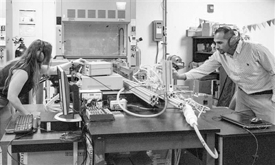 研究人員使用湍流沖擊管來研究可能導致宇宙大爆炸發(fā)生的機制。圖片來源：物理學家組織網(wǎng)