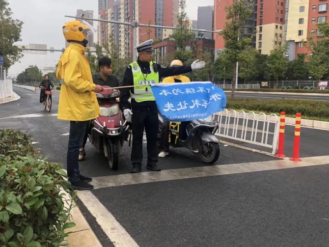 昆明607名“亡命騎手”被交警實(shí)名曝光27.jpg