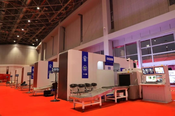 人體安檢系統(tǒng)1 人體安檢系統(tǒng)1