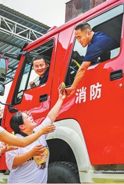 “迎難而上，是我們永遠(yuǎn)保持和追求的姿勢(shì)”