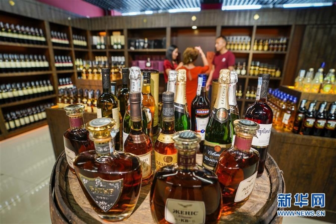 （在習近平新時代中國特色社會主義思想指引下——新時代新作為新篇章·總書記關(guān)切開放事·圖文互動）（4）開放，讓迢迢邊關(guān)擁有穩(wěn)穩(wěn)幸?！獊碜詢?nèi)陸沿邊開放小城的故事