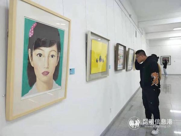 社會各界人士到現(xiàn)場觀展 供圖。