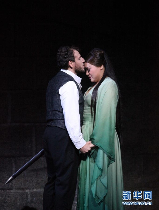 （在習(xí)近平新時(shí)代中國(guó)特色社會(huì)主義思想指引下——新時(shí)代新作為新篇章·總書(shū)記關(guān)切開(kāi)放事·圖文互動(dòng)）（3）中國(guó)舞臺(tái)，在開(kāi)放中延展