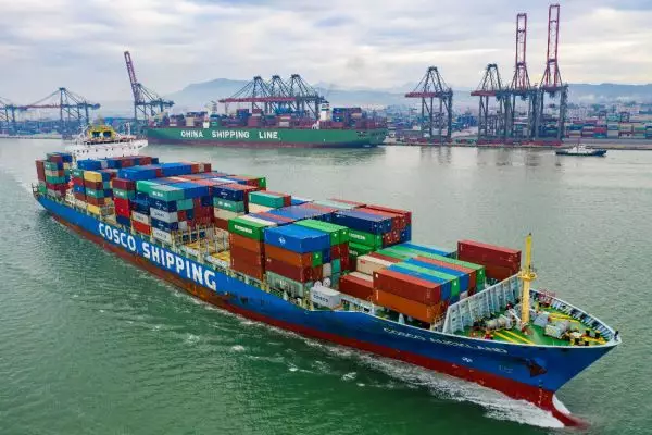 “船”針引線，他們?cè)诤Ｉ侠C了一幅“絲路圖”