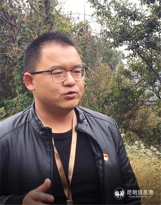 管護(hù)局相關(guān)負(fù)責(zé)人介紹情況。記者孫紅亮攝