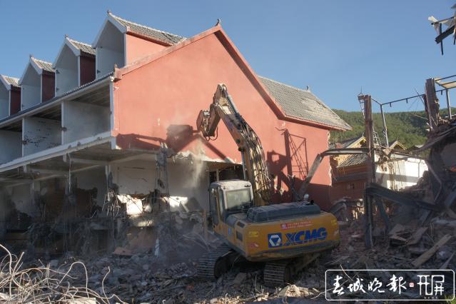 劃定生態(tài)紅線、滇川共治共管 瀘沽湖保護(hù)的退與進(jìn) (2).jpg