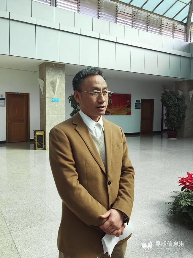 市市場監(jiān)督管理局黨組成員、副局長顧云順接受采訪。記者孫紅亮攝