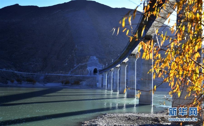 （新華全媒頭條·圖文互動(dòng)）（5）新華社評(píng)論員：為奪取全面建成小康社會(huì)偉大勝利而奮斗——一論貫徹落實(shí)中央經(jīng)濟(jì)工作會(huì)議精神