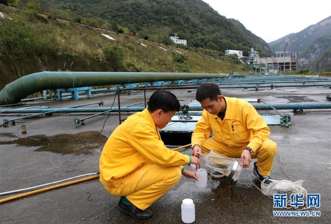 （新華全媒頭條·圖文互動(dòng)）（6）新華社評(píng)論員：為奪取全面建成小康社會(huì)偉大勝利而奮斗——一論貫徹落實(shí)中央經(jīng)濟(jì)工作會(huì)議精神