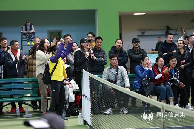 觀眾席吶喊助威。供圖