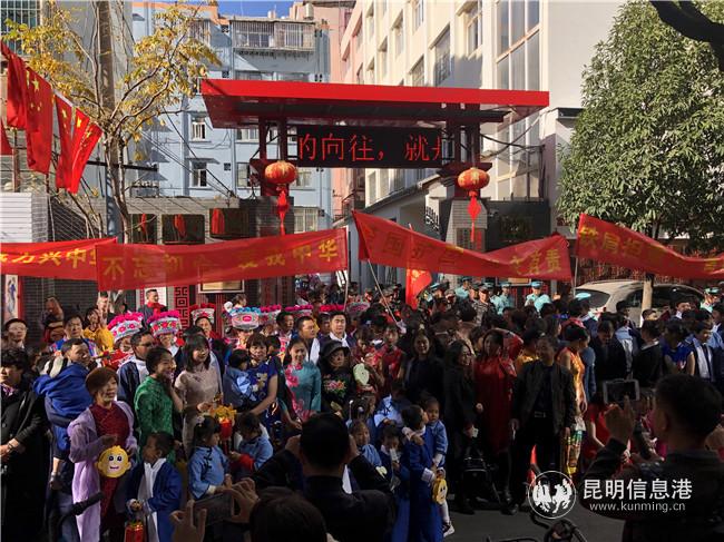 再現(xiàn)護(hù)國起義場景