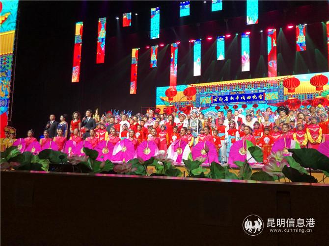 晚會現(xiàn)場 記者周然攝