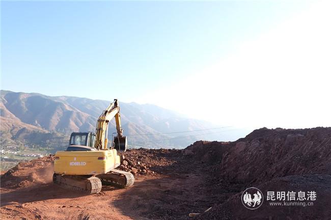 村集體經(jīng)濟(jì)暨石榴產(chǎn)業(yè)園啟動(dòng)建設(shè)。