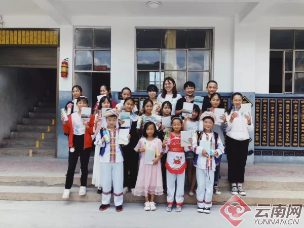 云南5名山區(qū)孩子詩作