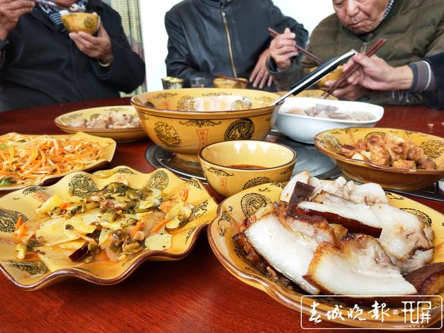“二師兄”身價(jià)起伏不定，今年還吃殺豬飯嗎？ (2).jpg